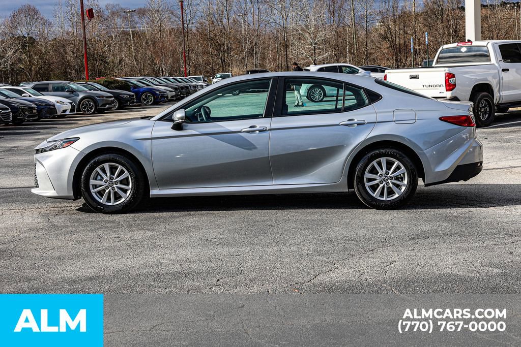 Used 2025 Toyota Camry LE image 9