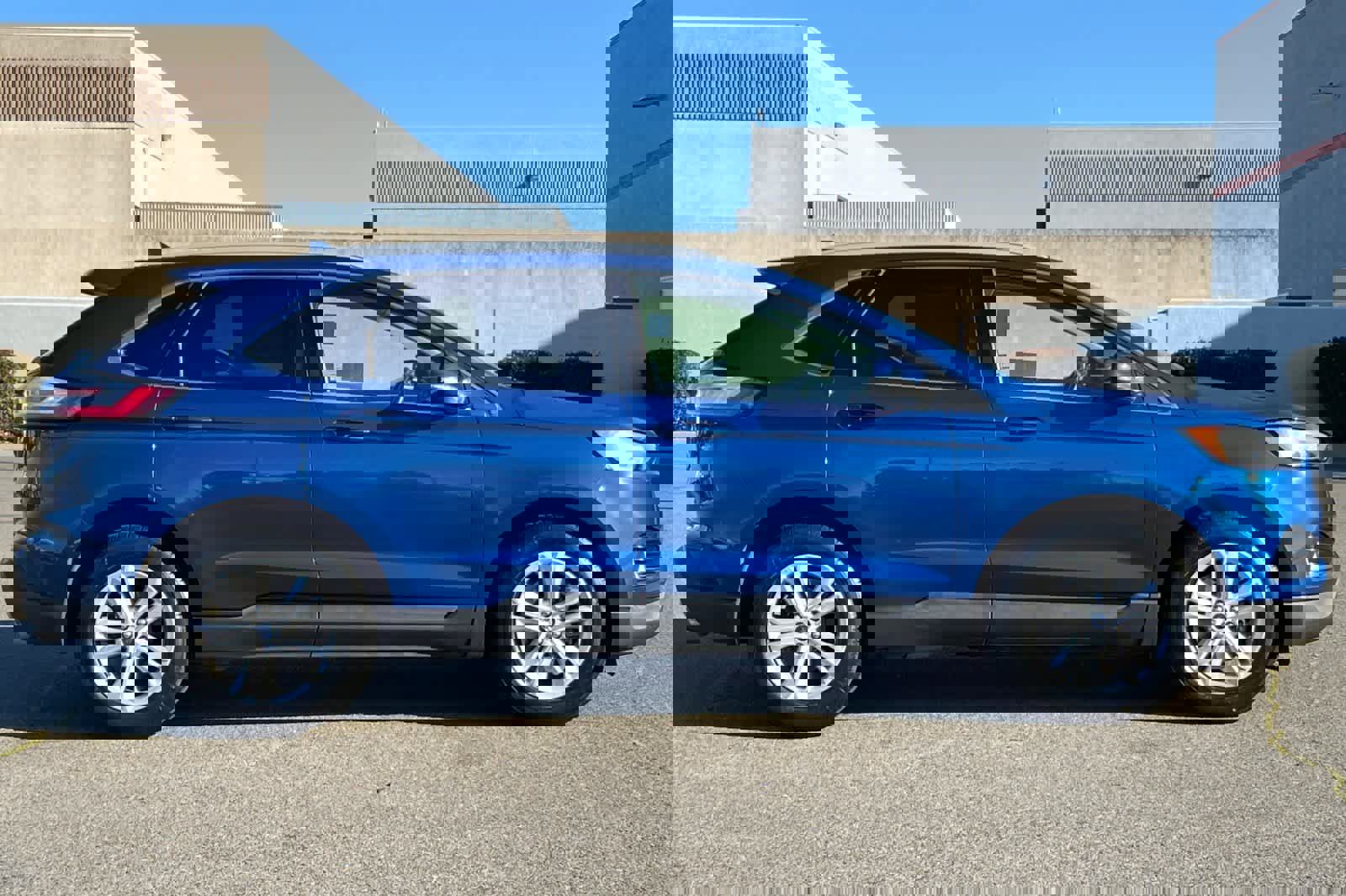 Used 2020 Ford Edge SEL image 6