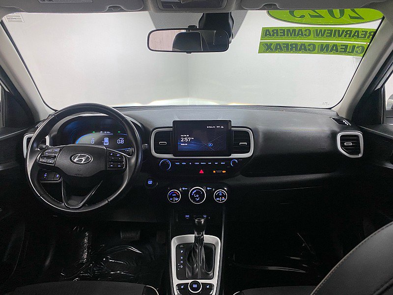 Used 2023 Hyundai Venue Limited image 22