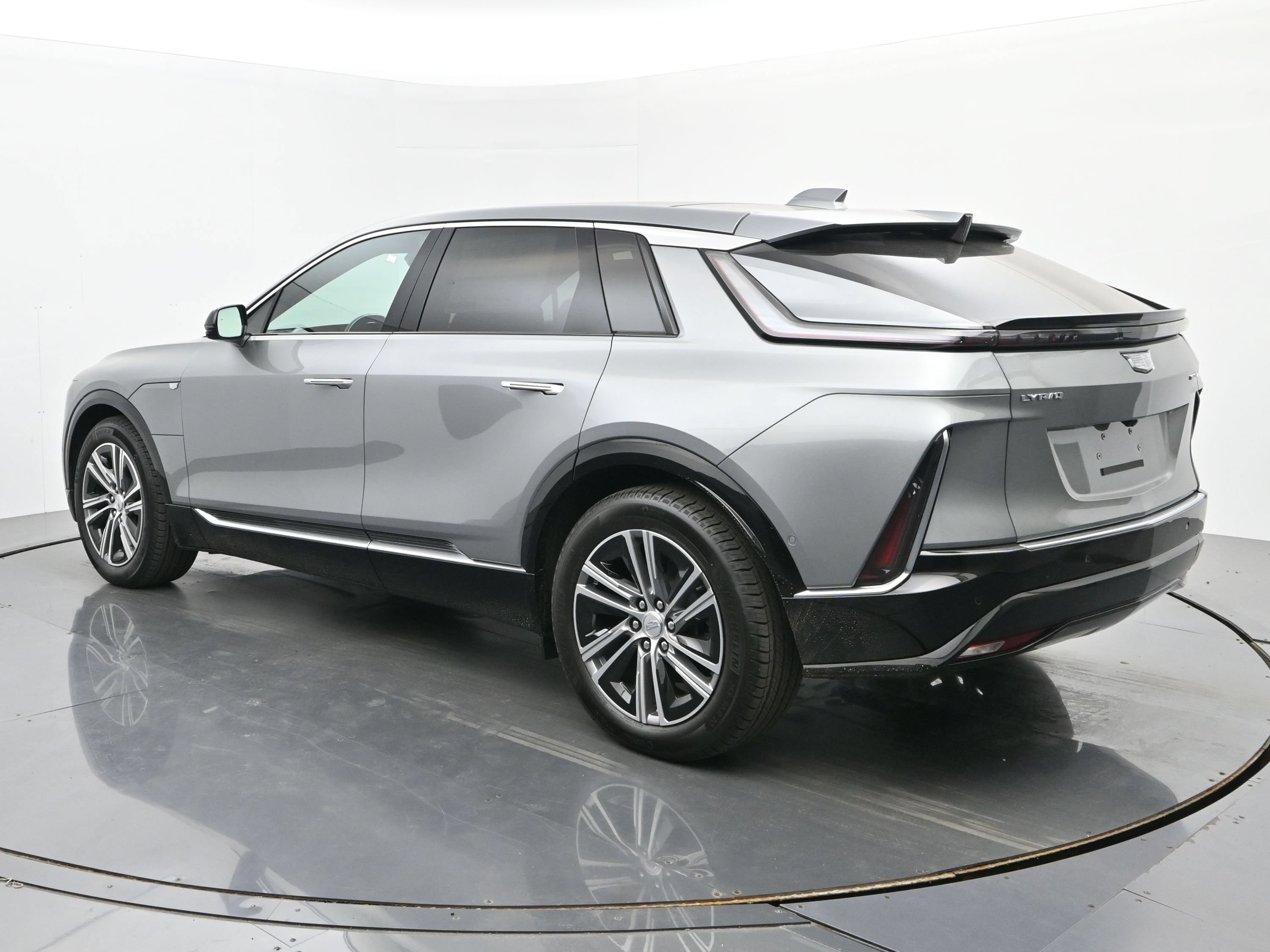 New 2026 Cadillac Lyriq Luxury AWD/4WD image 3