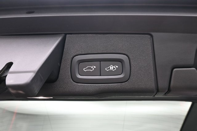 Used 2024 Volvo XC60 B5 Plus w/ Climate Package AWD/4WD image 31