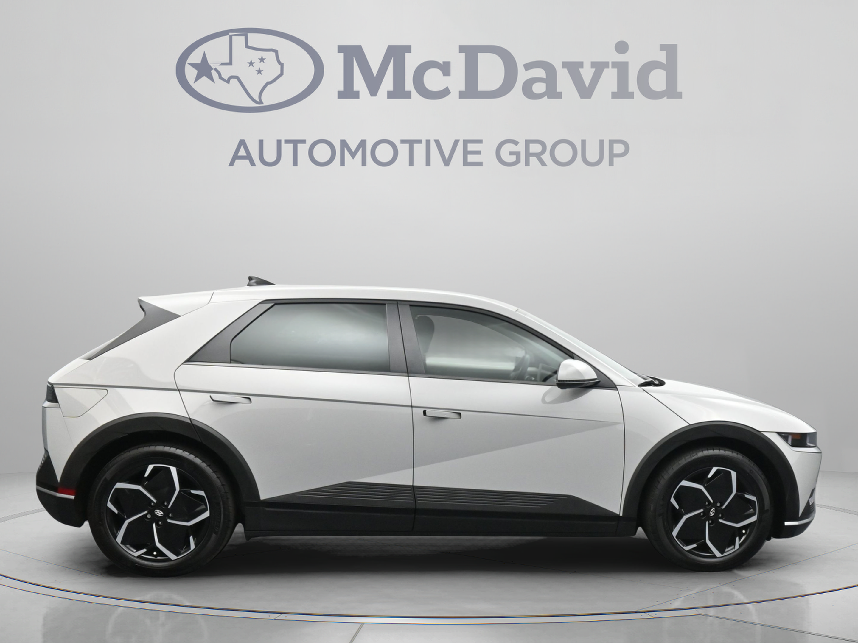 Used 2024 Hyundai Ioniq 5 SE RWD image 9