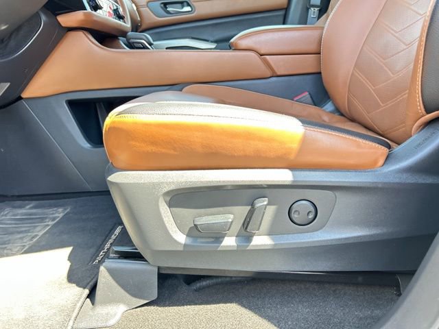 Used 2023 Nissan Pathfinder Platinum w/ Lighting Package (N93) AWD/4WD image 37