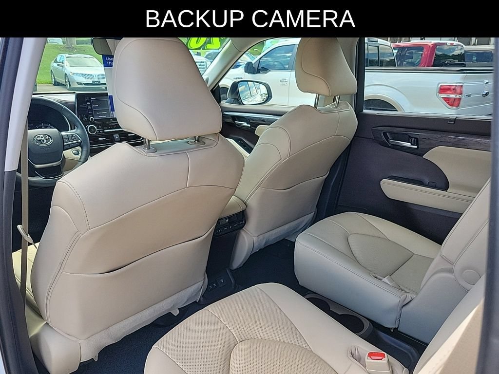 Used 2020 Toyota Highlander Limited FWD image 13