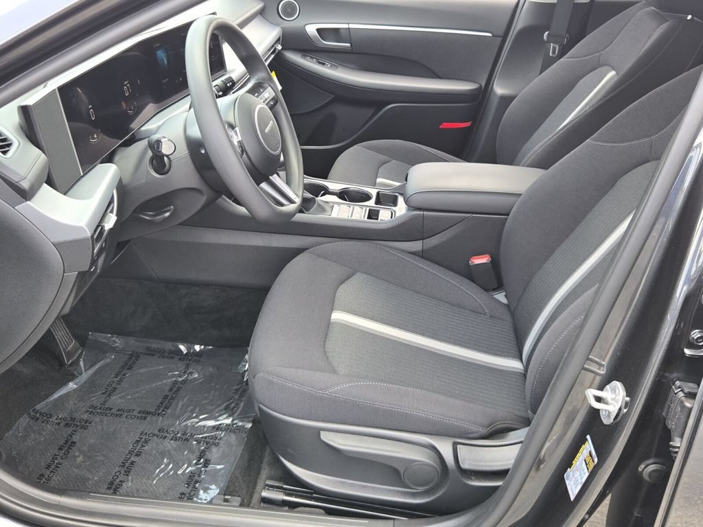 Certified 2025 Hyundai Sonata SE FWD image 9