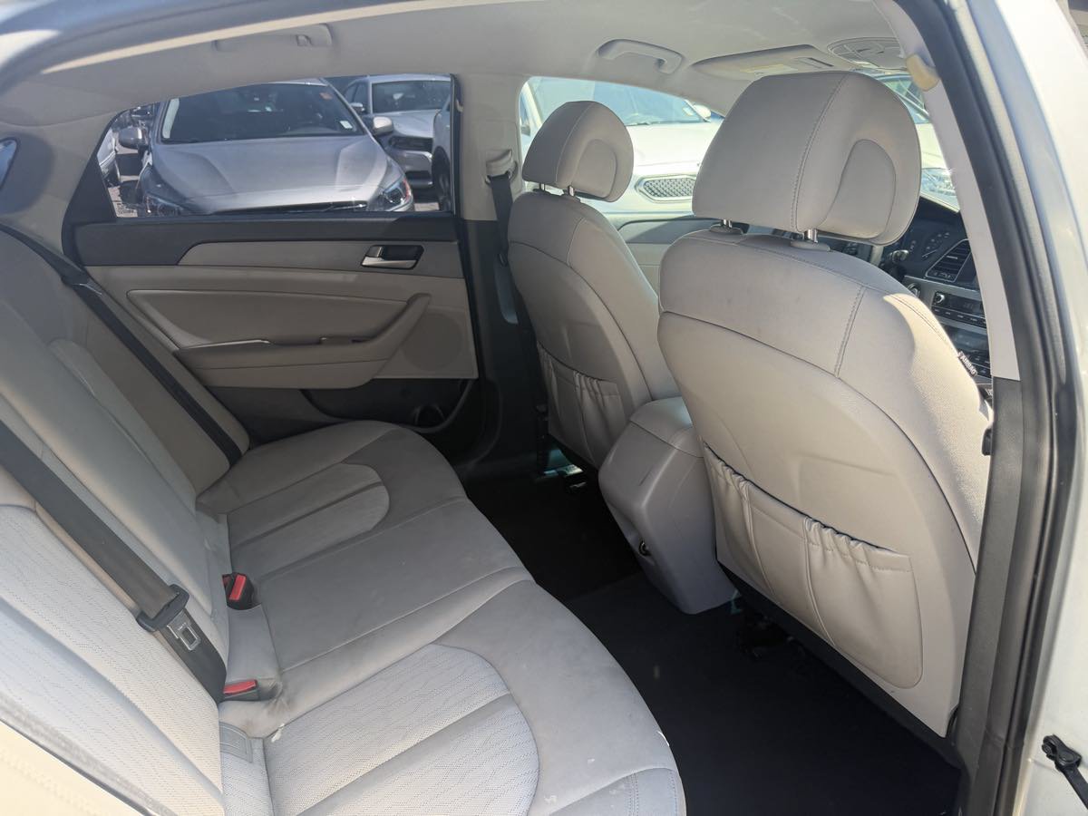 Used 2017 Hyundai Sonata SE FWD image 11