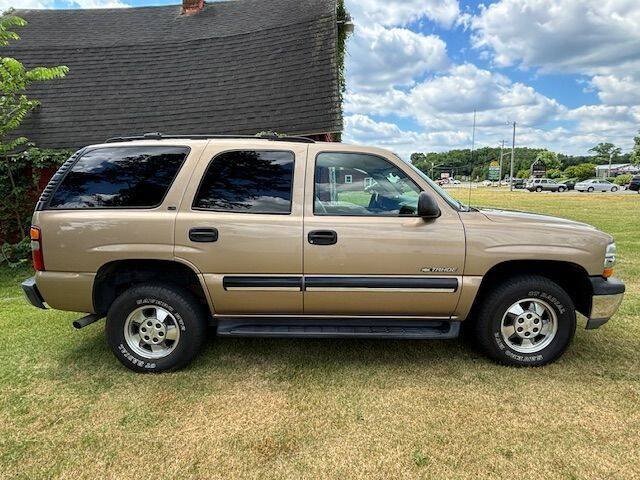 Used 2001 Chevrolet Tahoe LS w/ LS Preferred Equipment Group AWD/4WD image 1