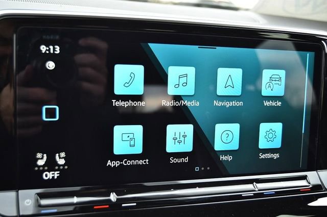 New 2026 Volkswagen Atlas Cross Sport SEL Premium R-Line image 14