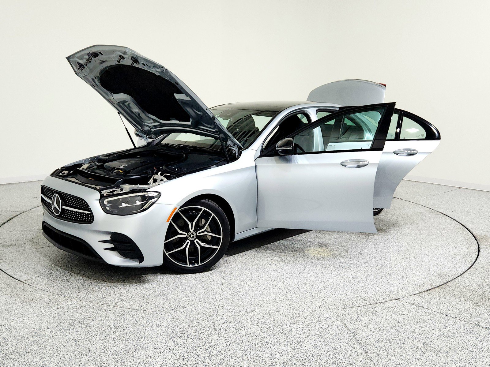 Used 2022 Mercedes-Benz E 350 E 350 w/ AMG Line Exterior image 6