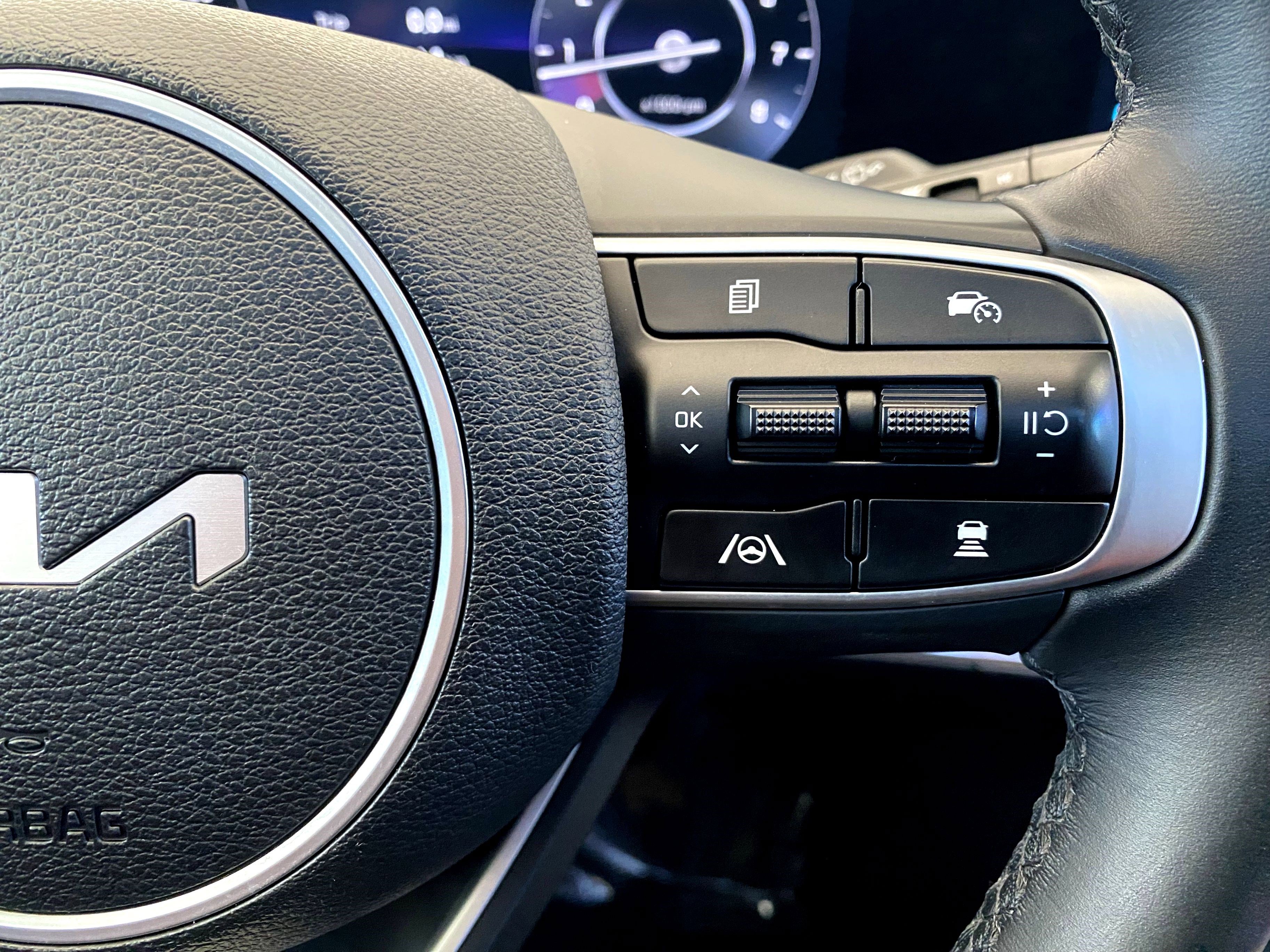 Used 2024 Kia Sportage SX image 7