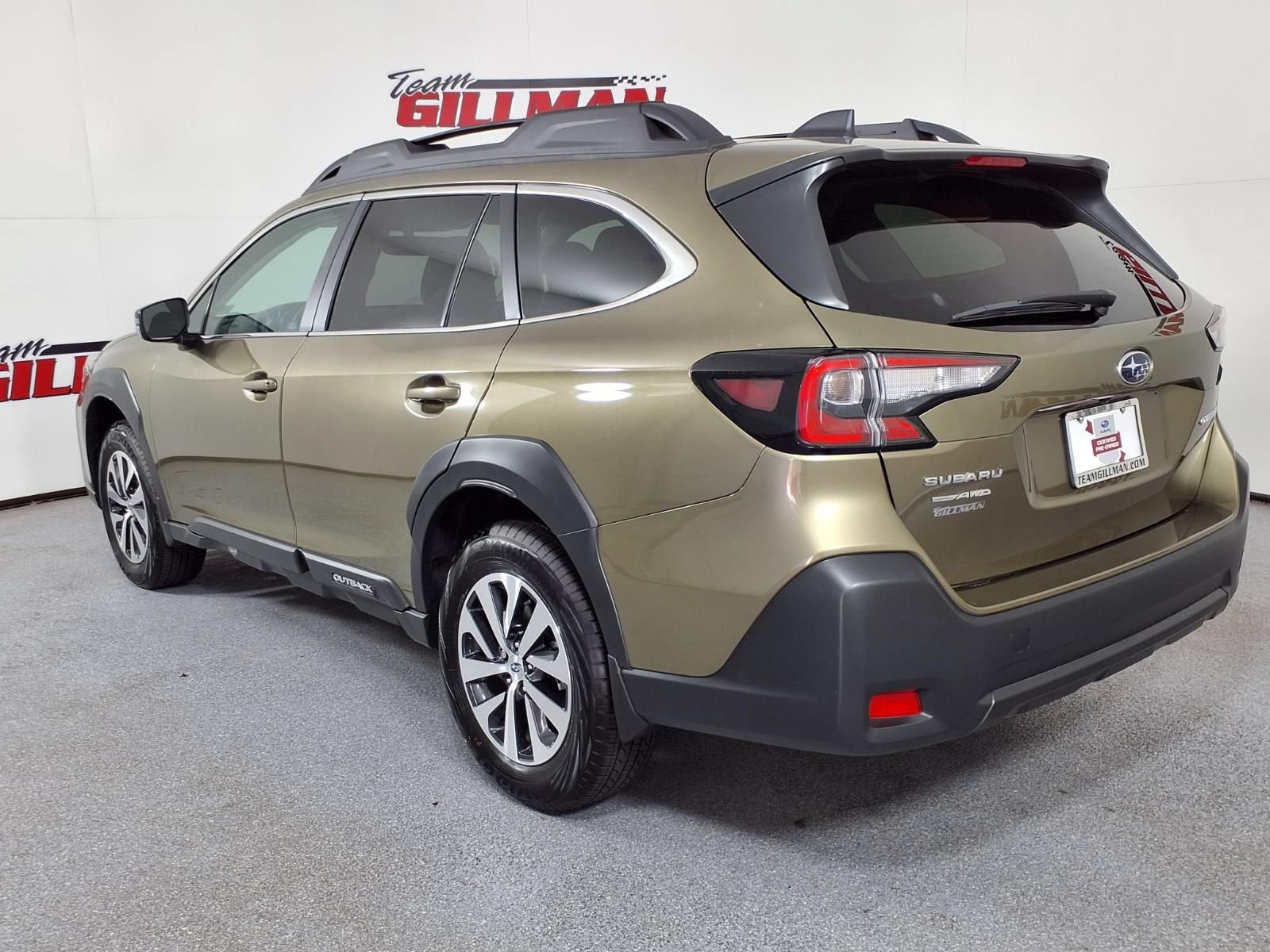 Certified 2025 Subaru Outback Premium AWD/4WD image 4