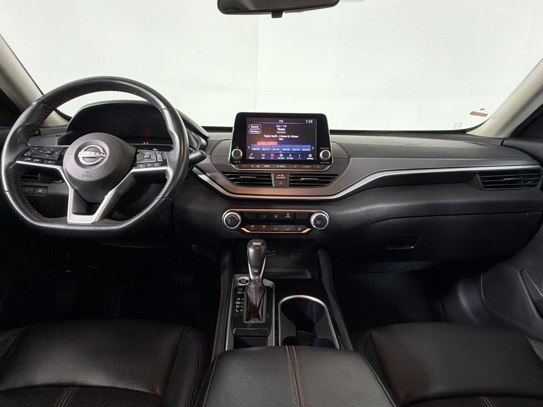 Used 2024 Nissan Altima 2.5 SR FWD image 13