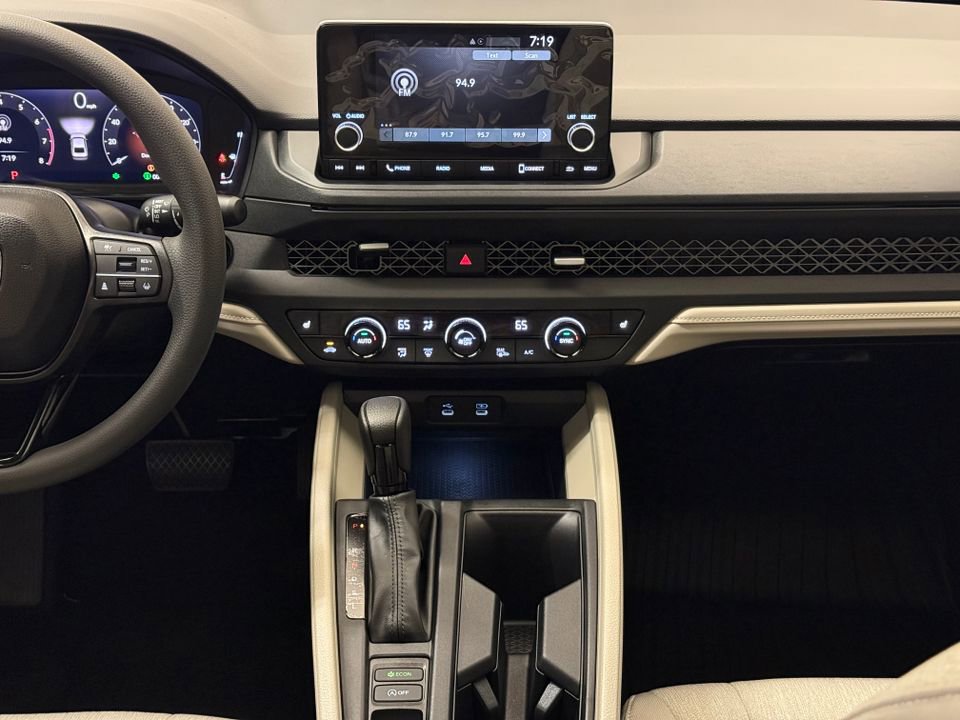 New 2025 Honda Accord SE image 10