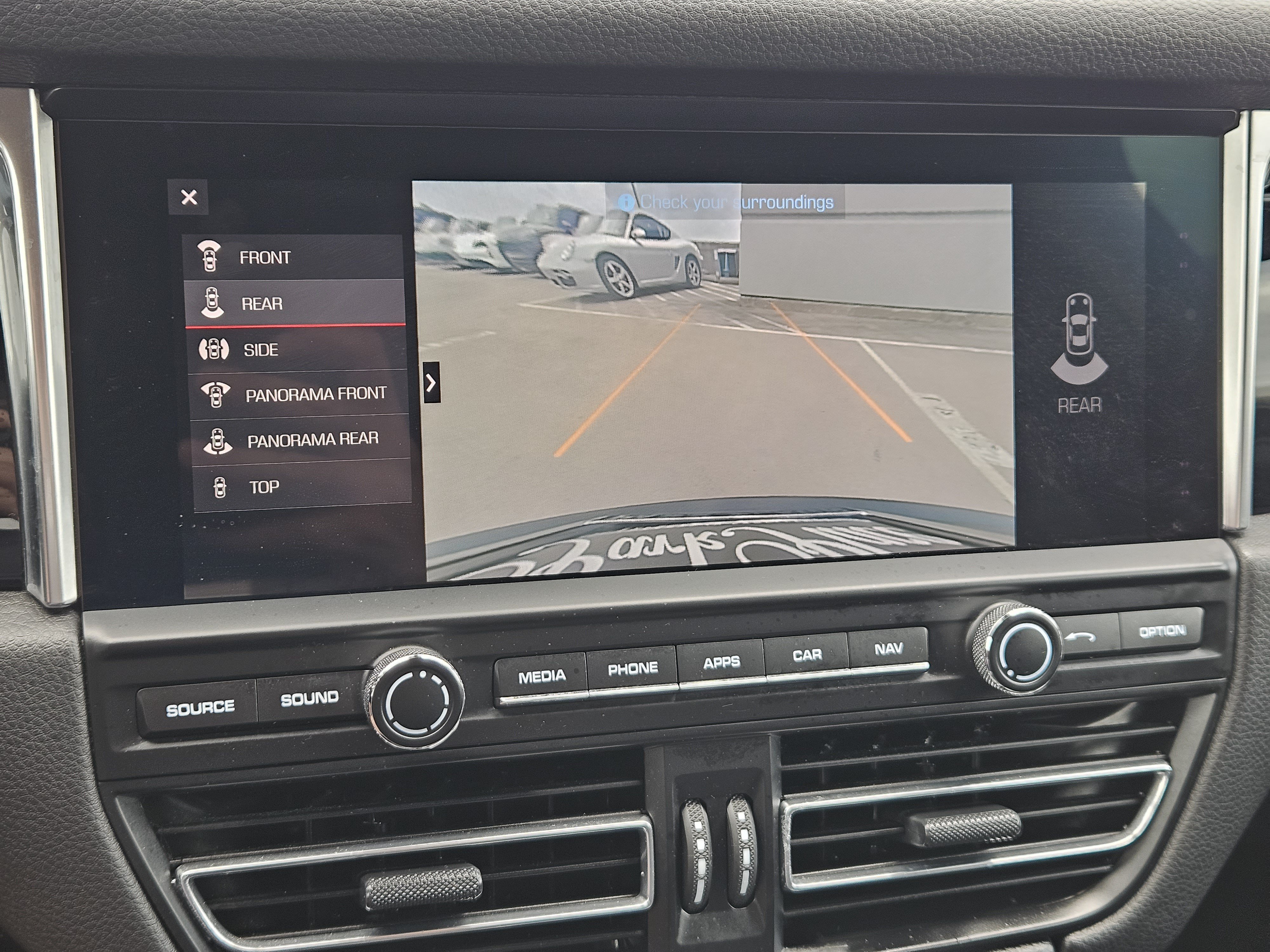 Certified 2021 Porsche Macan AWD/4WD image 18
