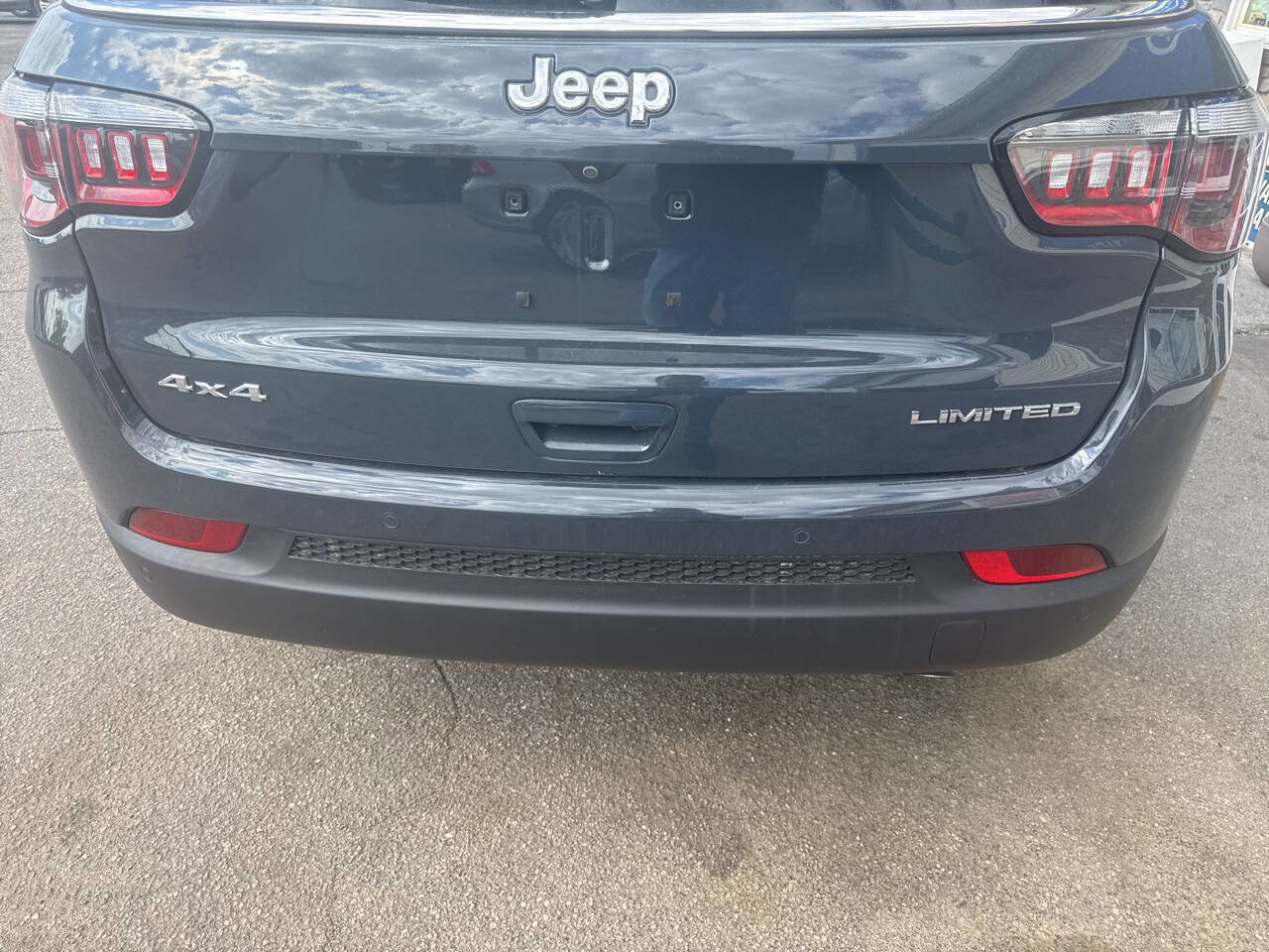 Used 2018 Jeep Compass Limited w/ Navigation Group AWD/4WD image 25