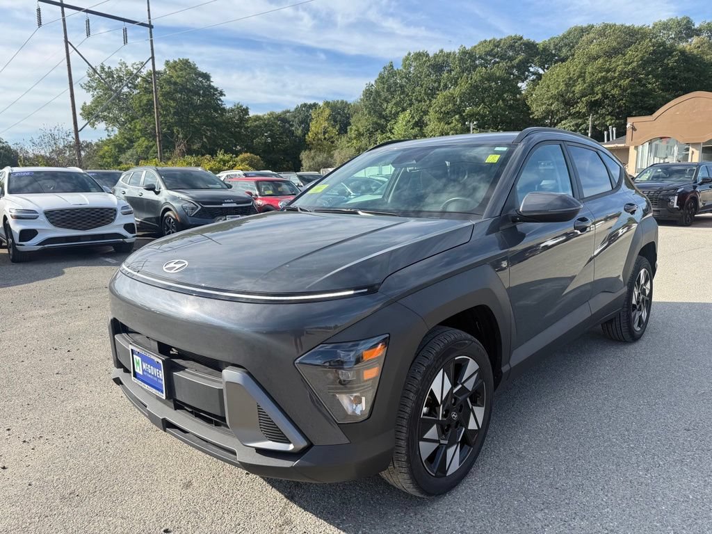 Used 2024 Hyundai Kona SEL w/ Convenience Package AWD/4WD image 2