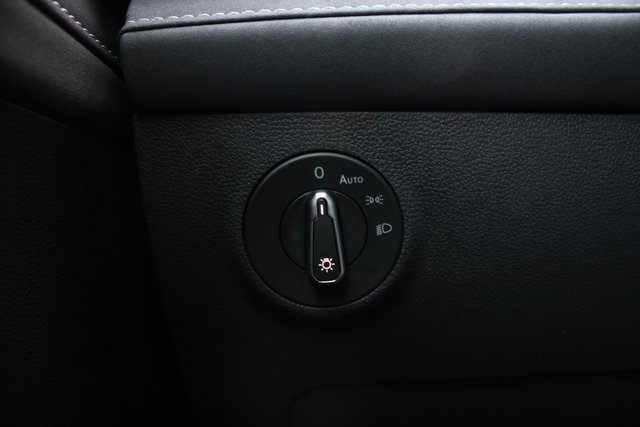 New 2025 Volkswagen Taos SE image 19