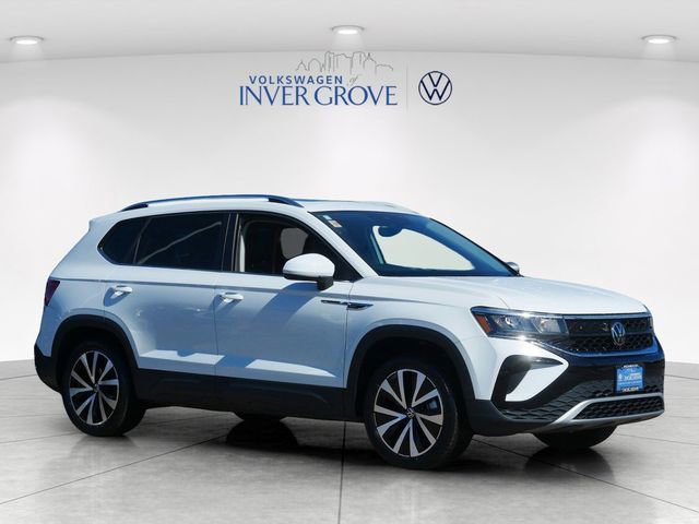 Certified 2023 Volkswagen Taos SE w/ Panoramic Sunroof Package image 1