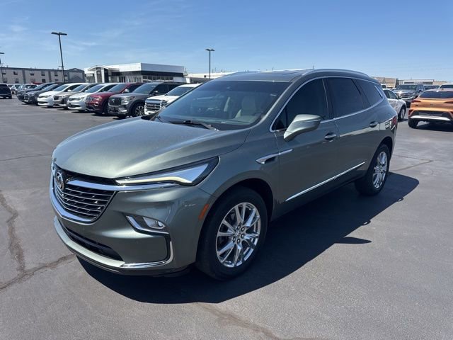 Used 2024 Buick Enclave Essence w/ Experience Buick Package FWD image 9