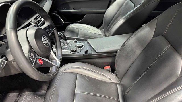 Used 2019 Alfa Romeo Giulia w/ Quick Order Package 22K Sport image 22
