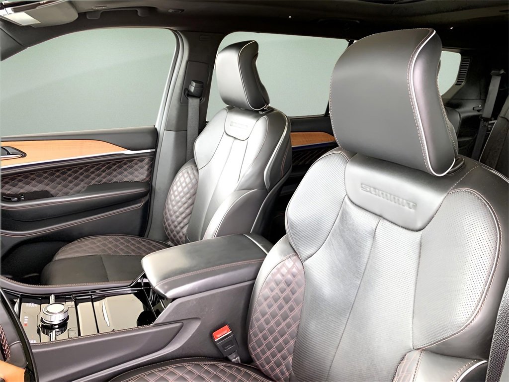 Used 2023 Jeep Grand Cherokee L Summit image 17