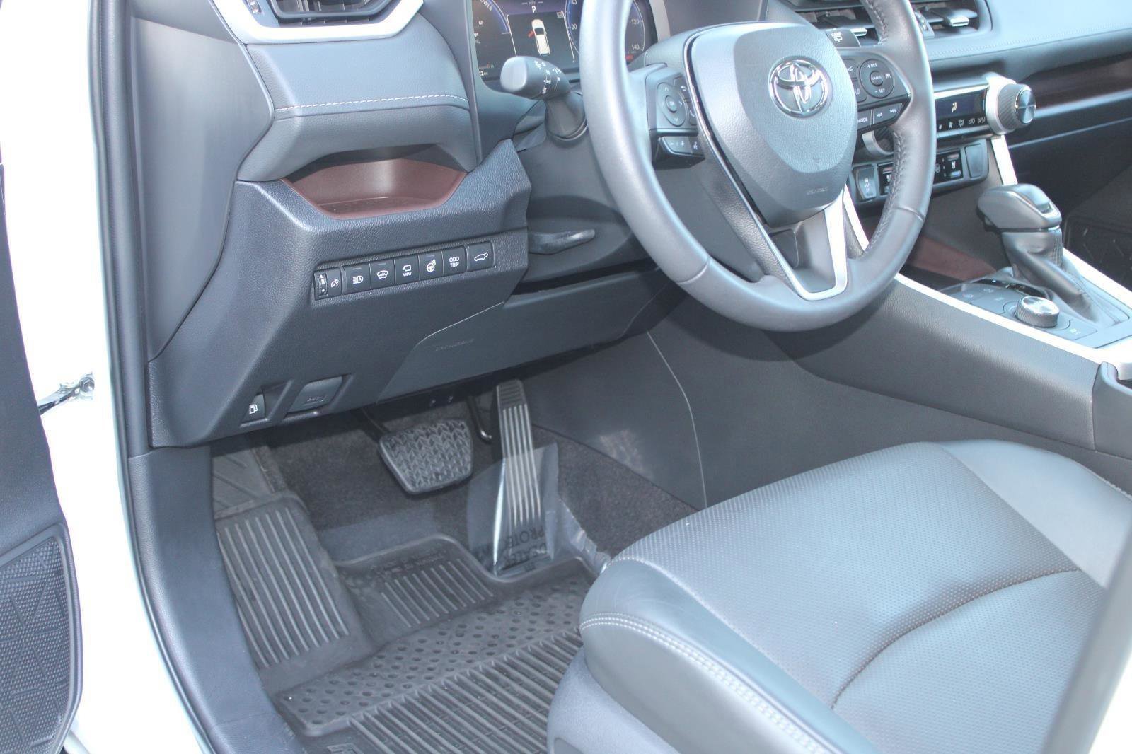 Used 2024 Toyota RAV4 Limited image 46