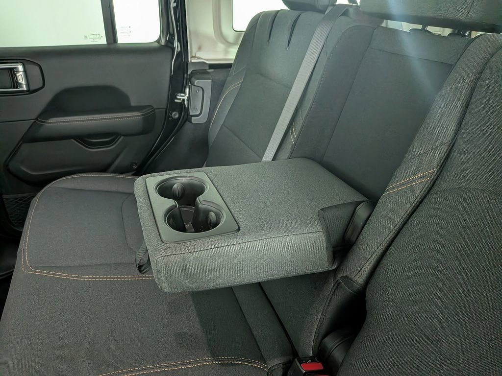 Certified 2025 Jeep Wrangler Unlimited Sahara image 32