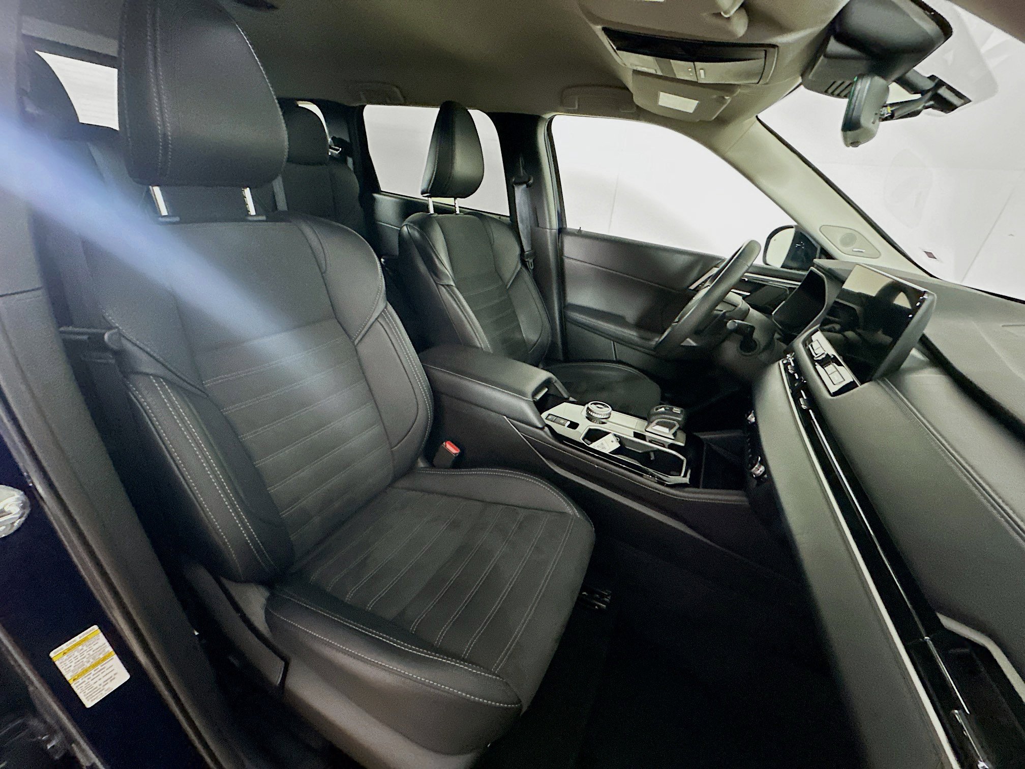 Used 2025 Mitsubishi Outlander SE AWD/4WD image 31