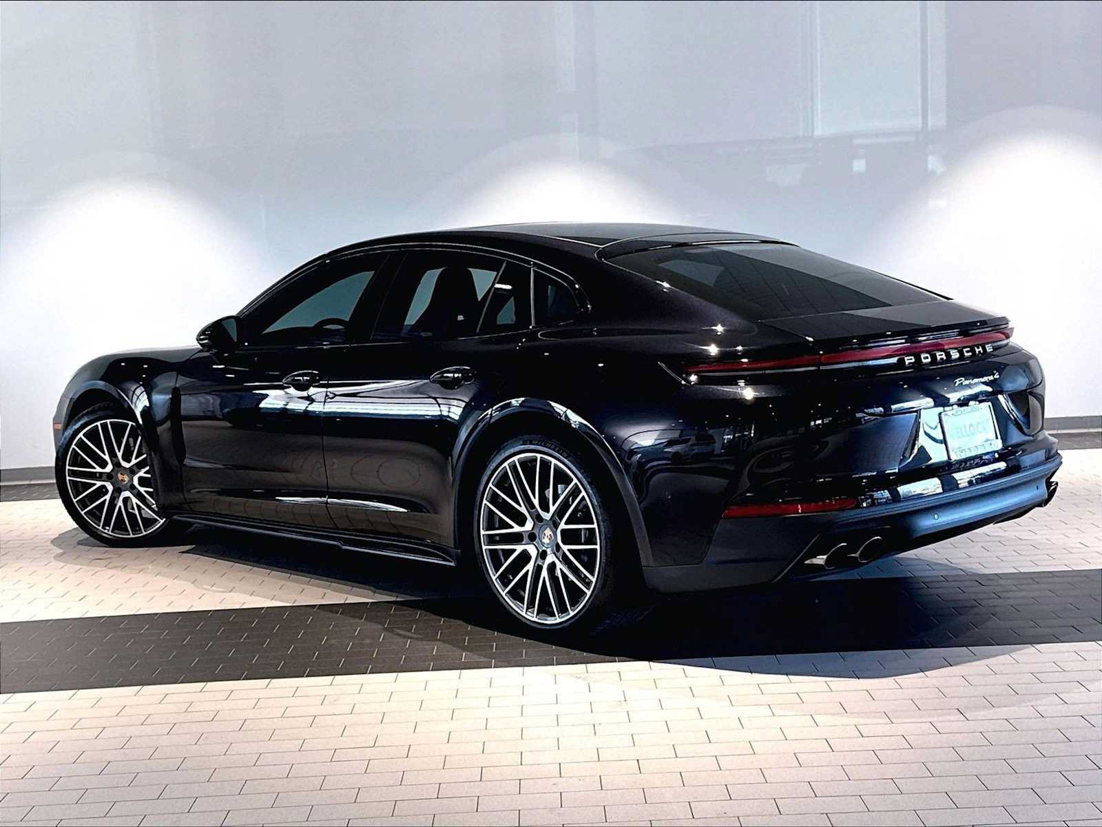 Used 2024 Porsche Panamera 4 w/ Premium Package AWD/4WD image 3