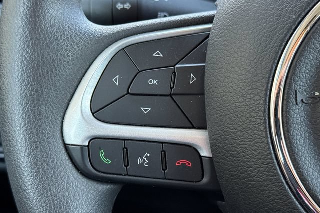 Used 2023 Jeep Renegade Latitude AWD/4WD image 37