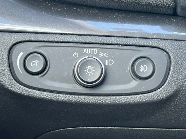 Used 2019 Buick Encore Sport Touring w/ Safety Package FWD image 5