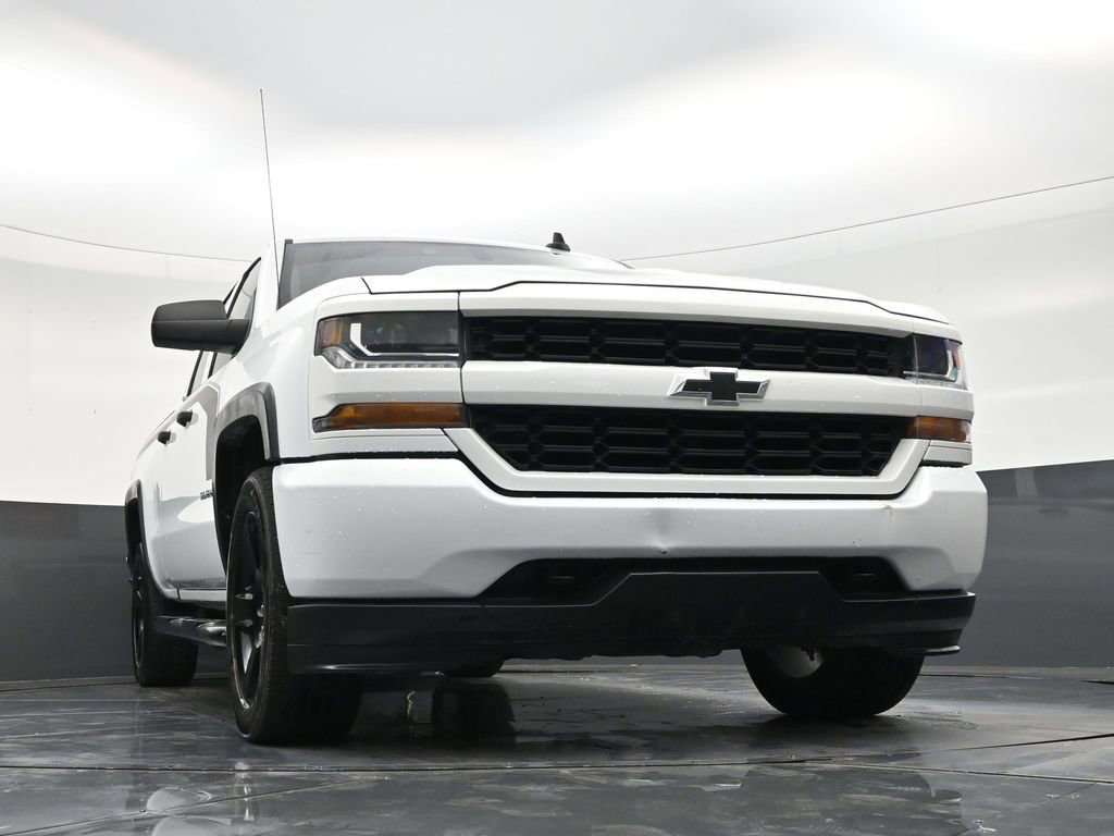 Used 2018 Chevrolet Silverado 1500 Custom w/ Custom Value Package RWD image 26