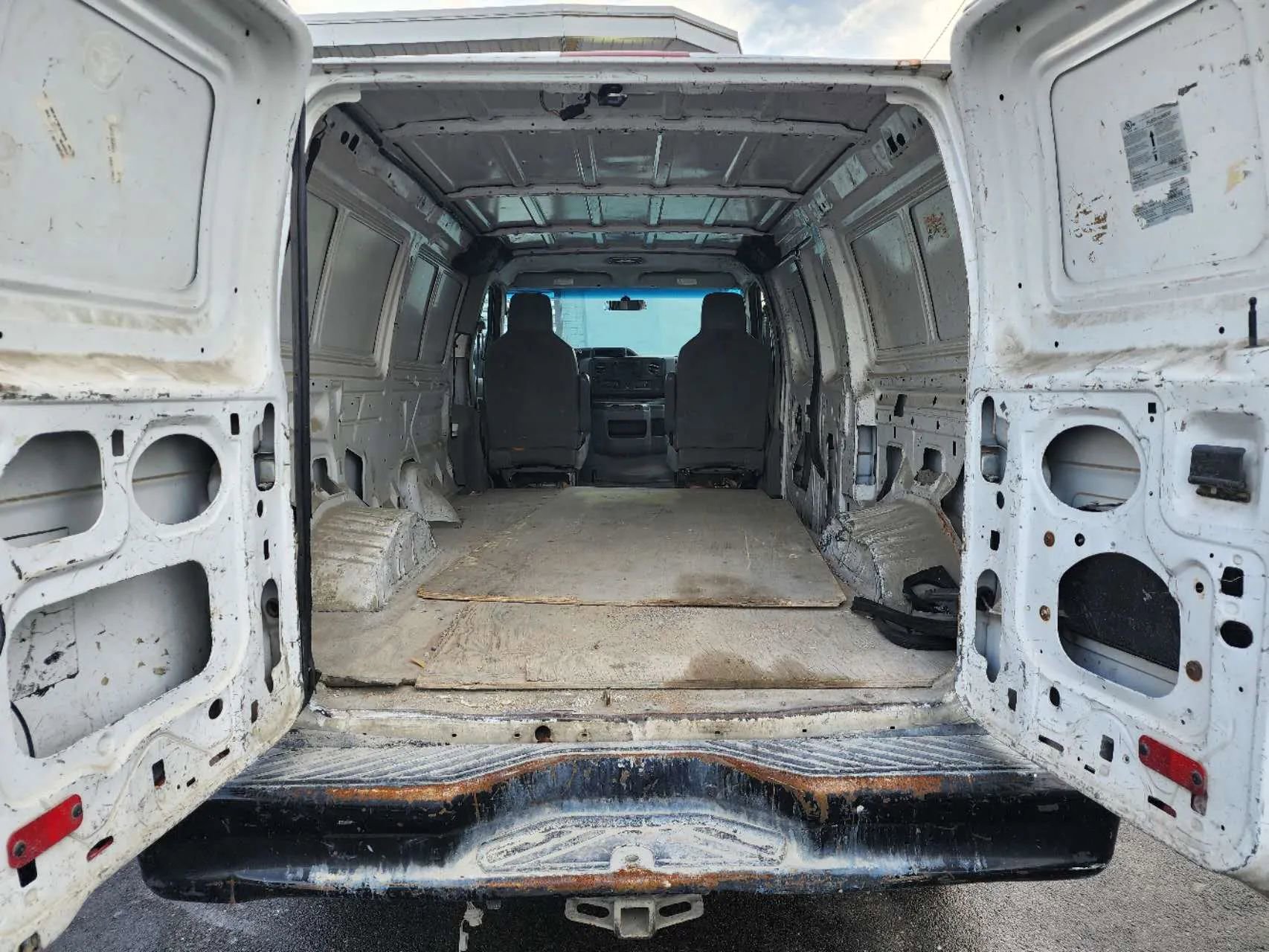 Used 2011 Ford E-250 and Econoline 250 image 10