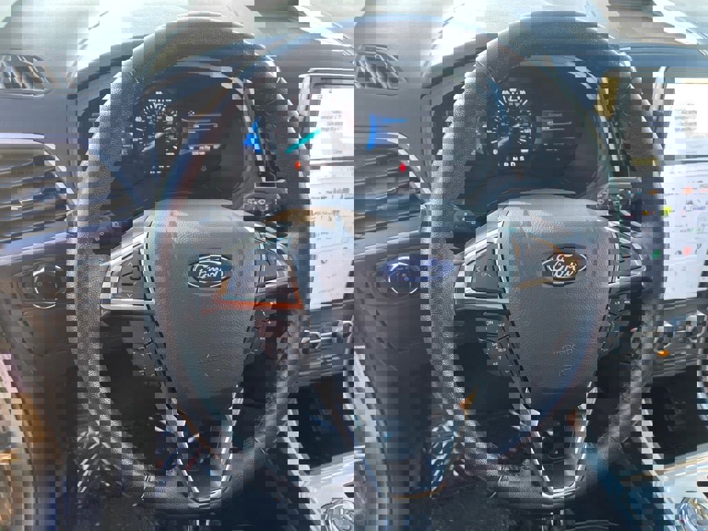 Used 2024 Ford Edge SEL image 9