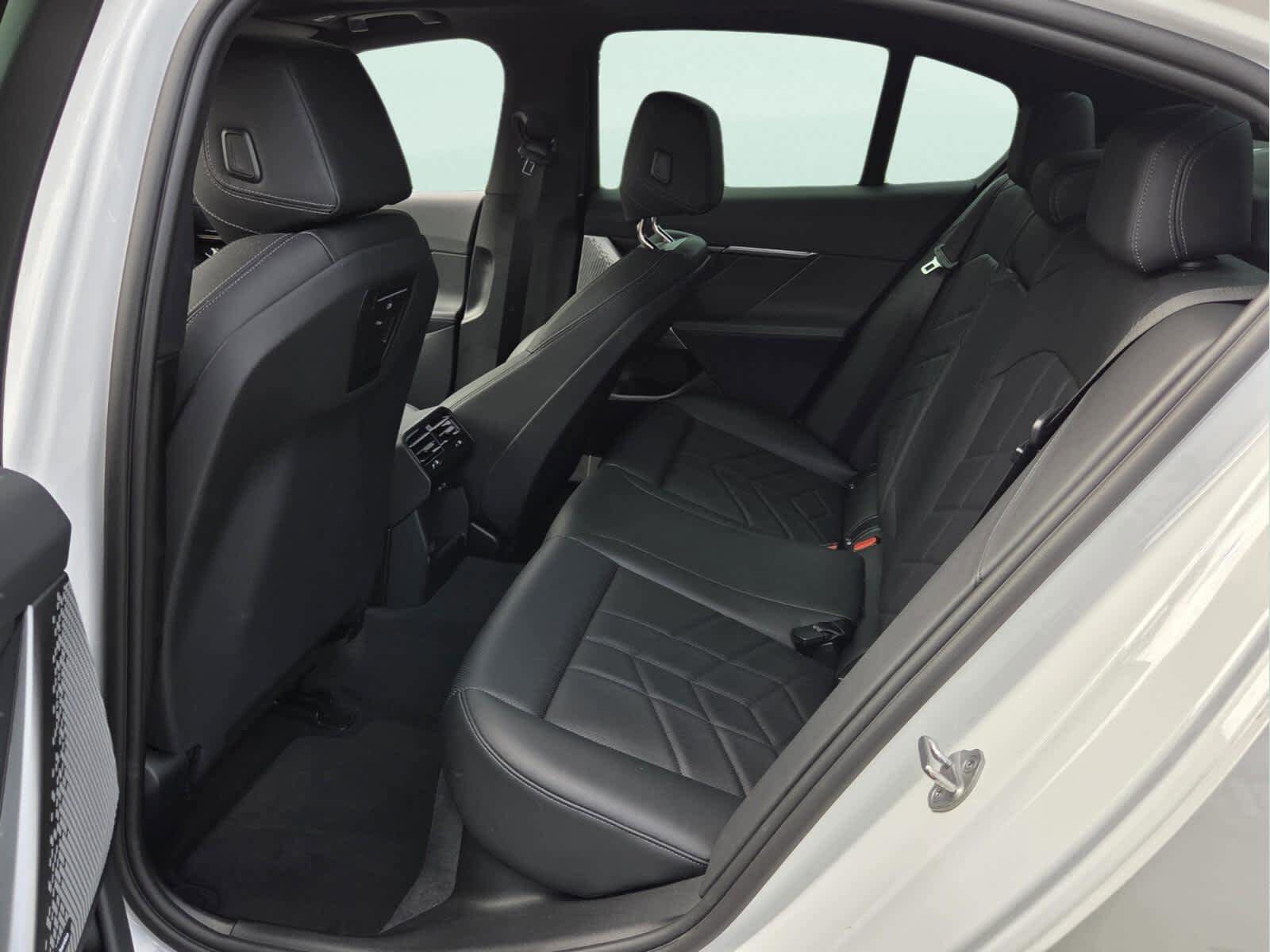 Certified 2025 BMW 530i RWD image 8