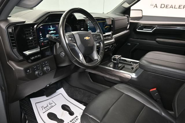 Used 2025 Chevrolet Silverado 1500 LTZ AWD/4WD image 14