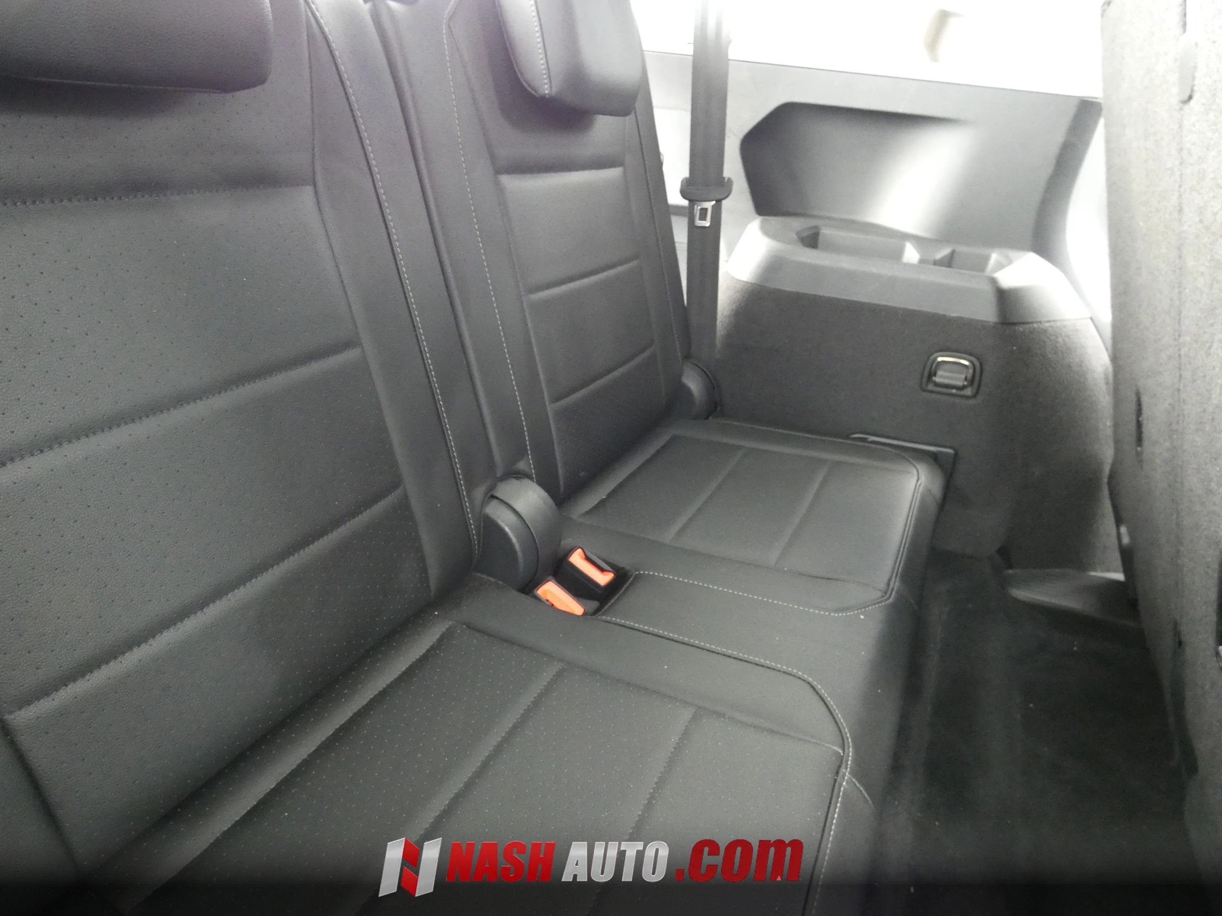 Used 2020 Volkswagen Tiguan SE w/ Panoramic Sunroof Package FWD image 42