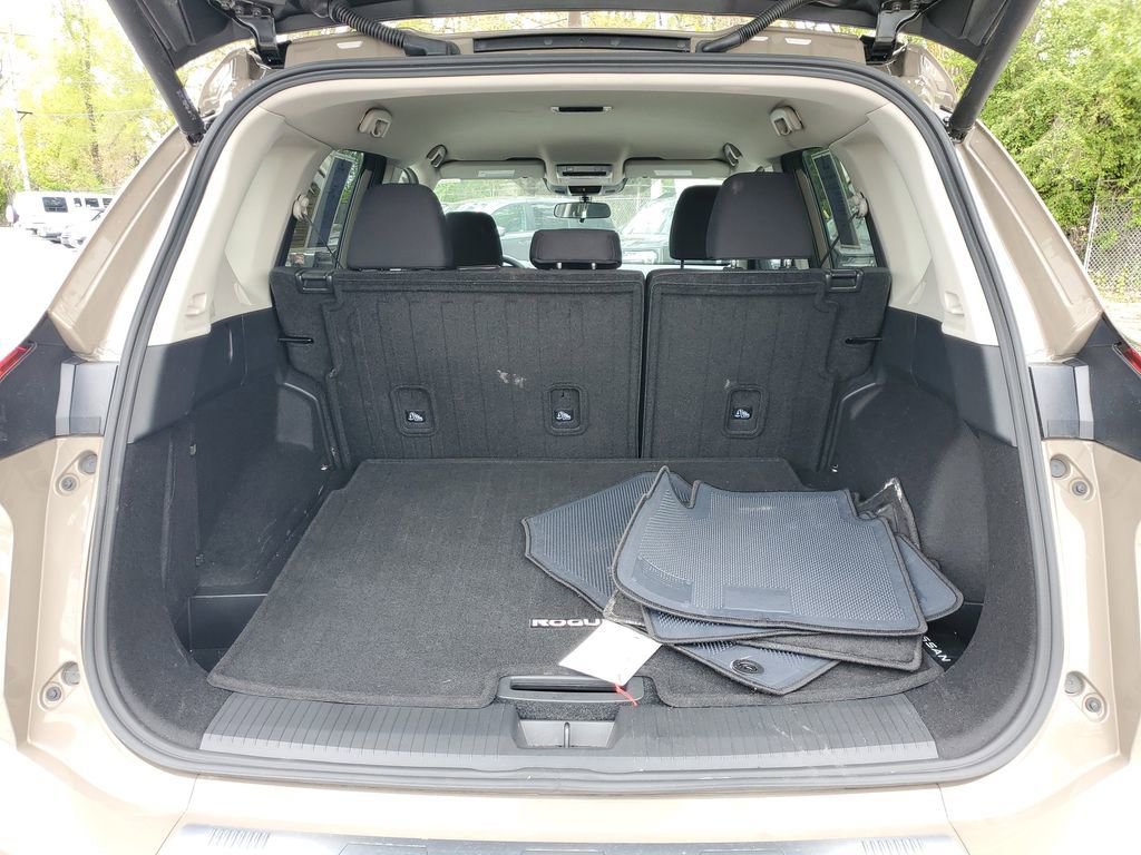 Used 2025 Nissan Rogue SV AWD/4WD image 8