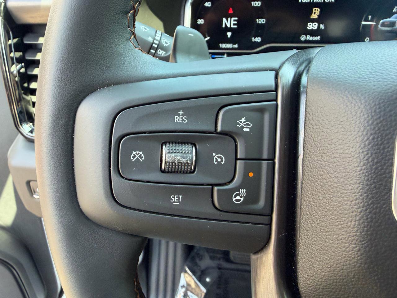 Used 2025 GMC Sierra 1500 AT4 w/ AT4 Premium Package AWD/4WD image 32