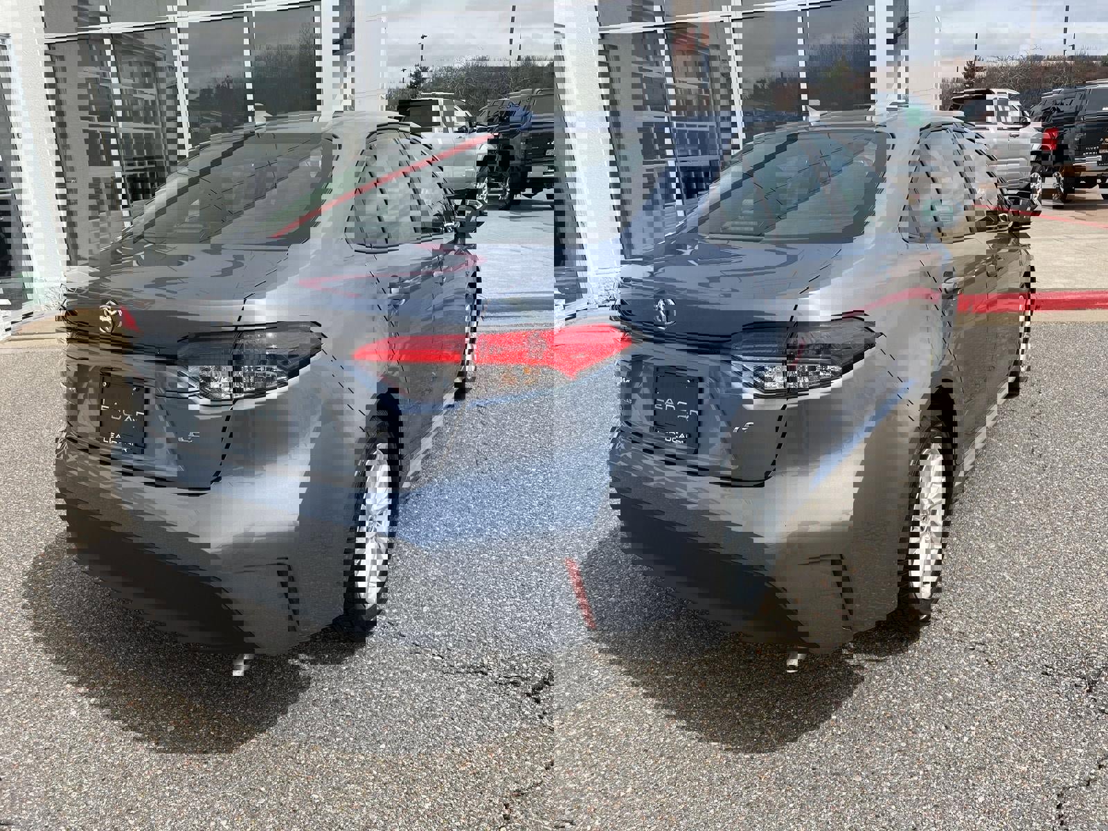 Used 2025 Toyota Corolla LE w/ LE Premium Package FWD image 13