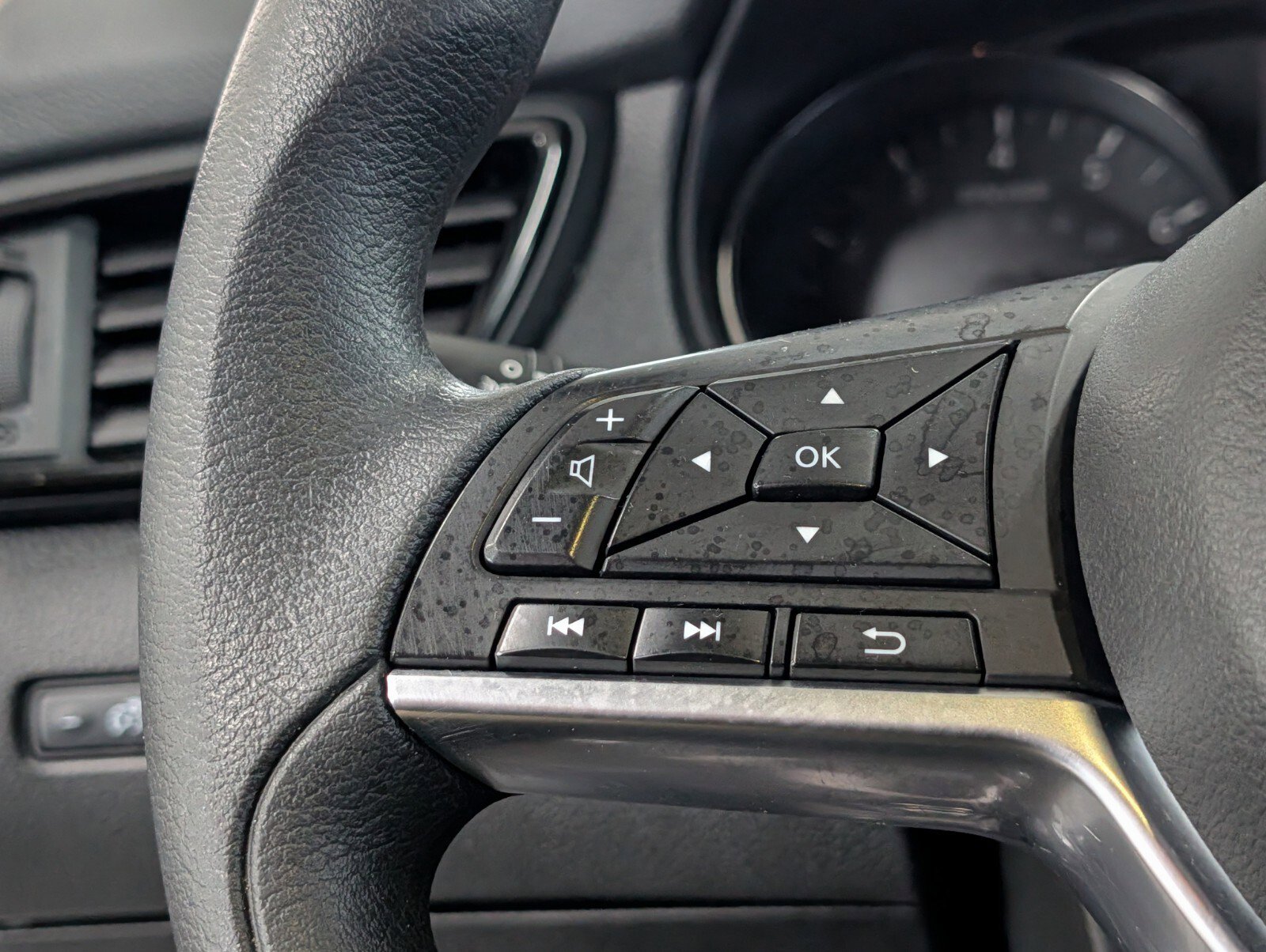 Used 2019 Nissan Rogue Sport SV image 19