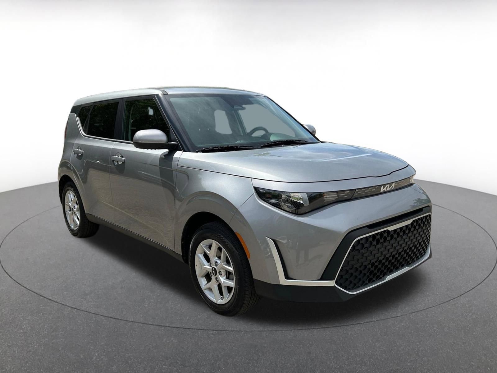Used 2025 Kia Soul LX w/ LX Technology Package image 1