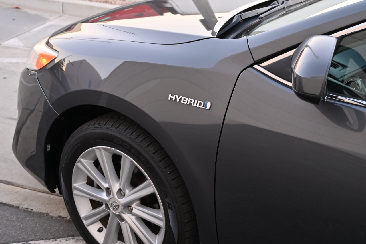 Used 2012 Toyota Camry XLE w/ Leather Pkg image 24