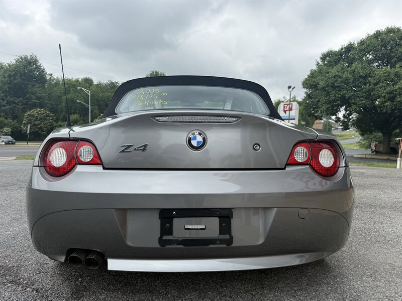 Used 2005 BMW Z4 3.0i RWD image 7