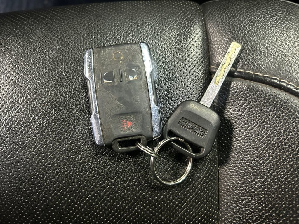 Used 2015 GMC Sierra 2500 SLT w/ Duramax Plus Package image 33