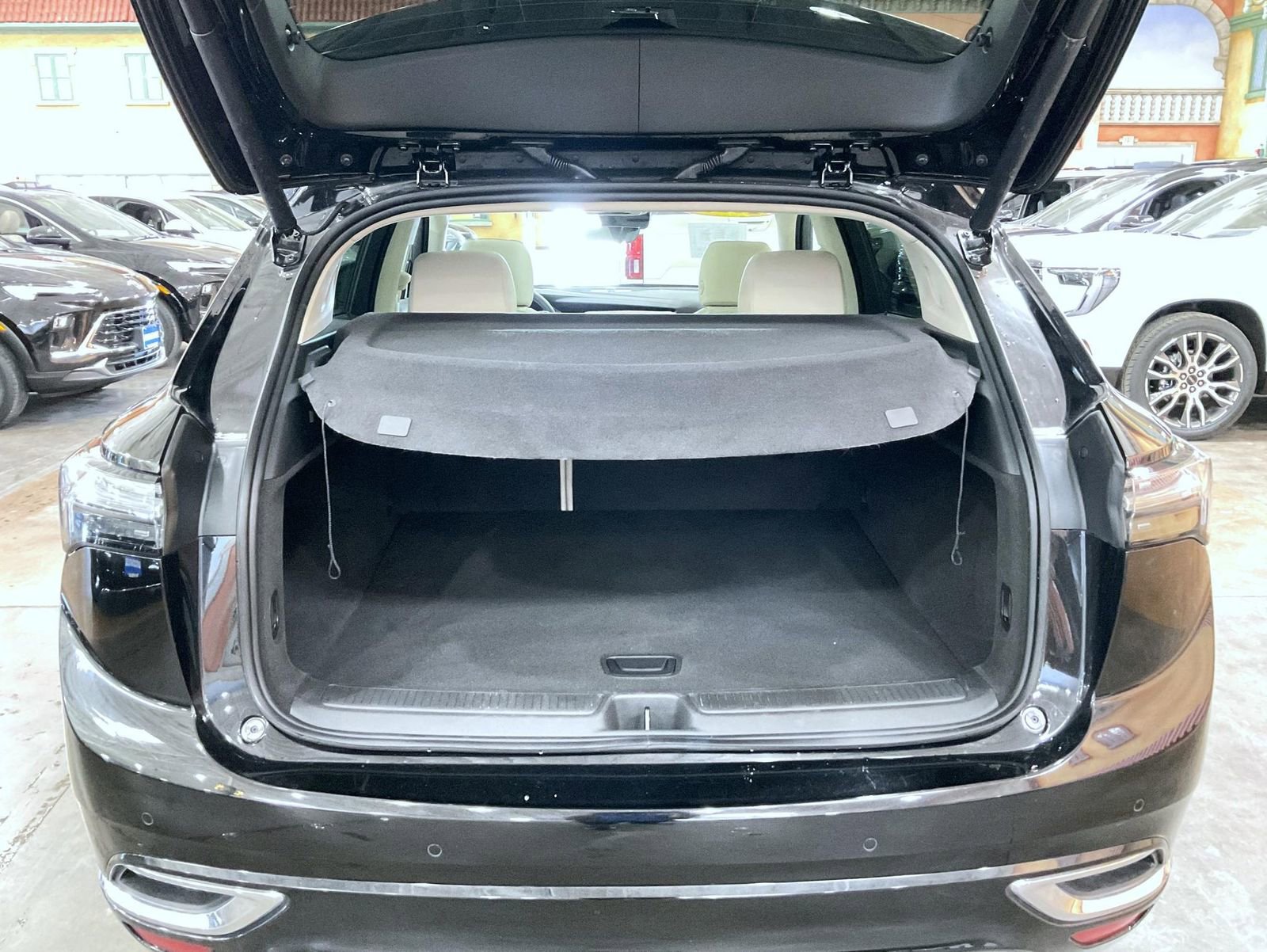 Used 2023 Buick Envision Avenir image 21