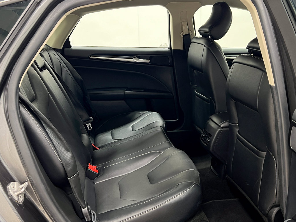 Used 2019 Ford Fusion Titanium FWD image 33