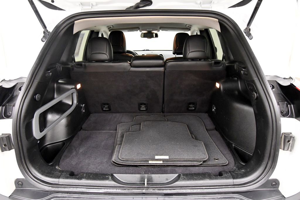 Used 2017 Jeep Cherokee Limited image 7