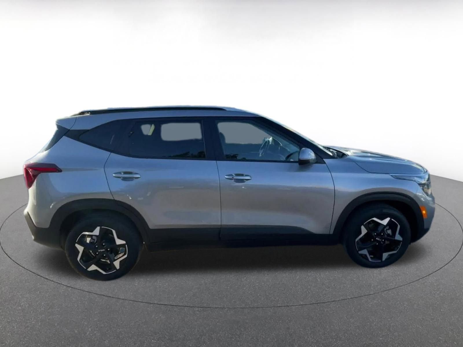 Used 2025 Kia Seltos S image 16