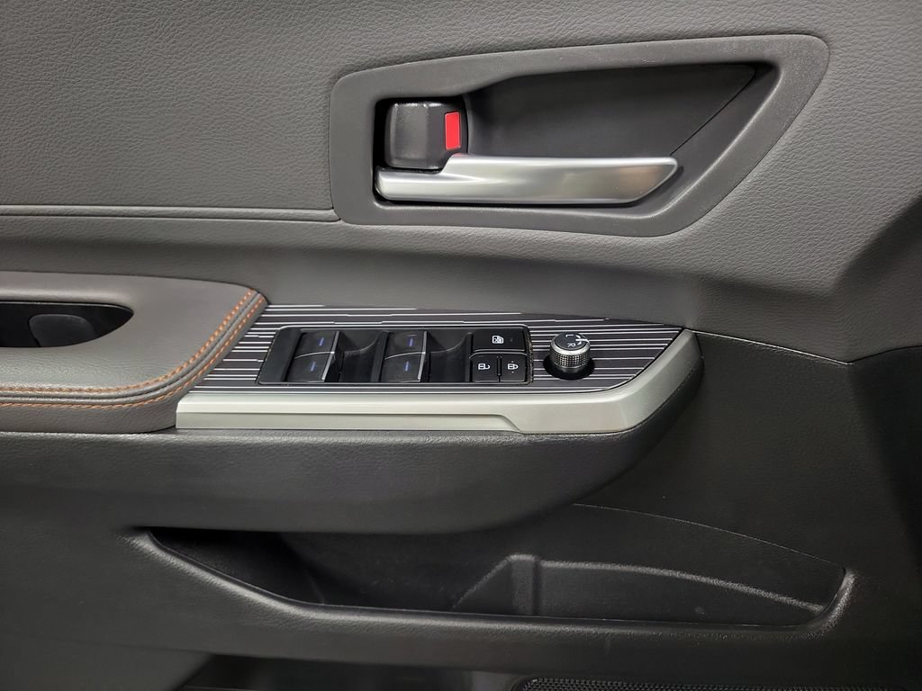 Used 2024 Toyota Sienna XSE AWD/4WD image 19